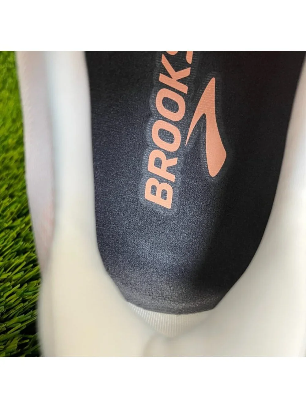 Brooks Ghost 18 Womens Size 11.5 Pink Orange Athletic Running Shoes Sneakers